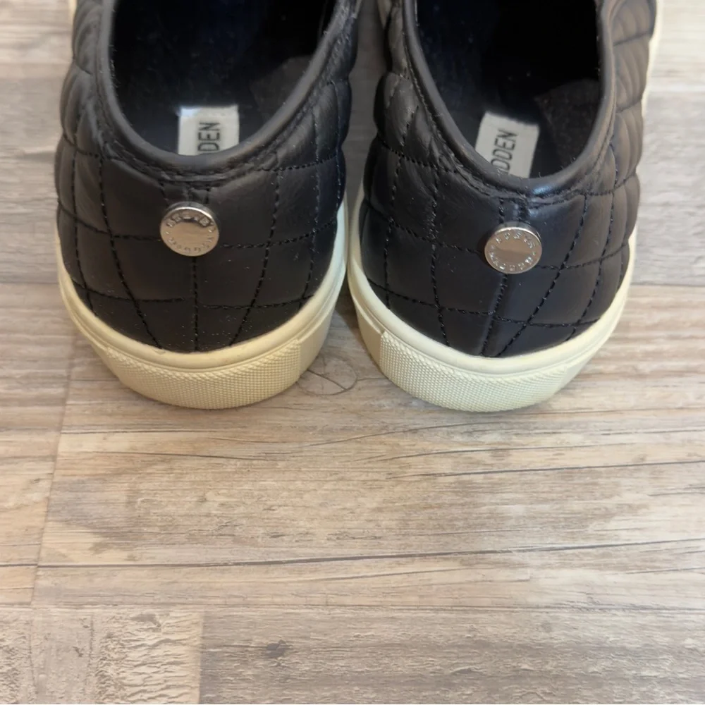 Steve Madden Women’s Ecentrcq Black Slip-On Sneakers Size 8 M